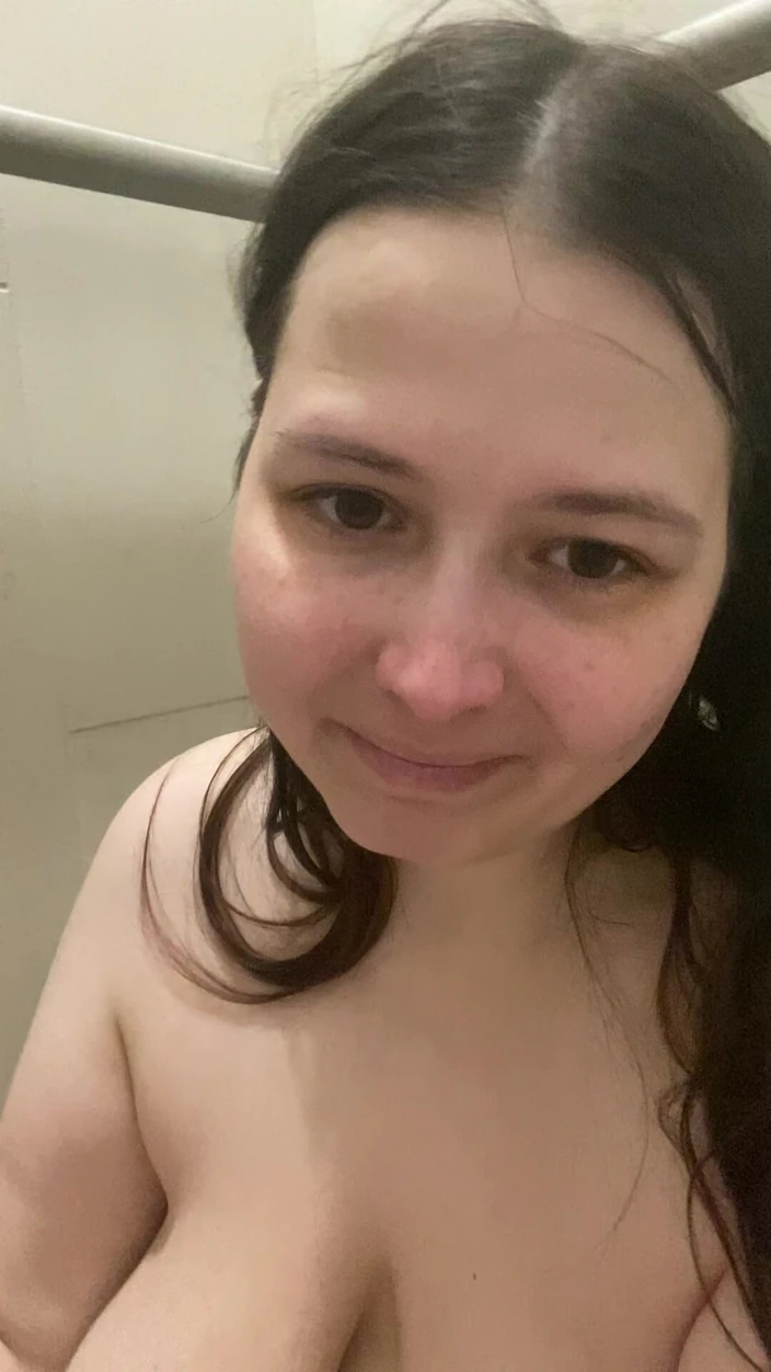 MissChrystalline: Clit Play Leads to a Nice Orgasm