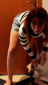 Short Pants Redhead Had a Pipi Accident and Wet Her Pants