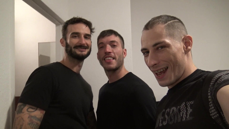 Gaybareback: Ricco Fatale scopata senza preservativo da un etero nel suo...