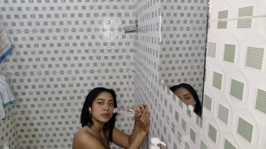 Slut Gets Fucked, in Her Stepbrother's Bathroom Secretly (Bridney star)