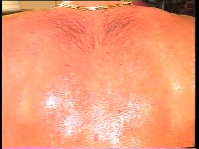 Horny Two really wet MILFs: Milf bionda con tette di medie dimensioni viene sbattuta nel...