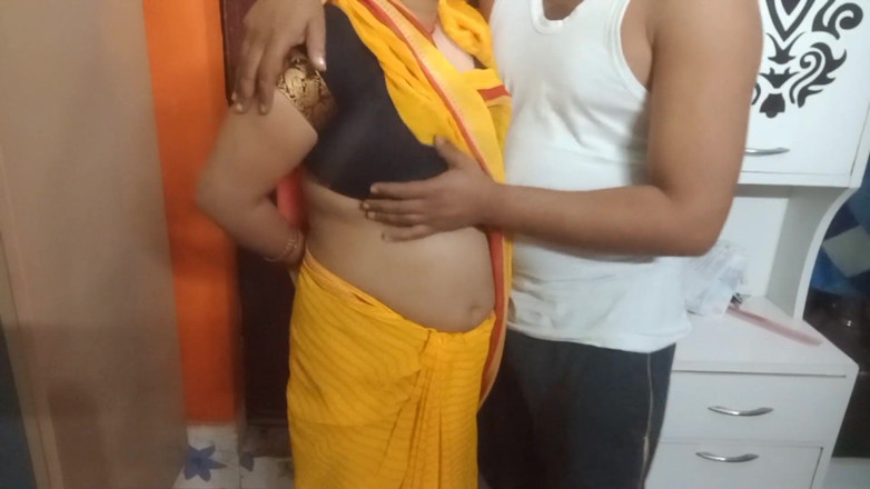 Manjushukla: Indian Cute Bhabhi Having Romance