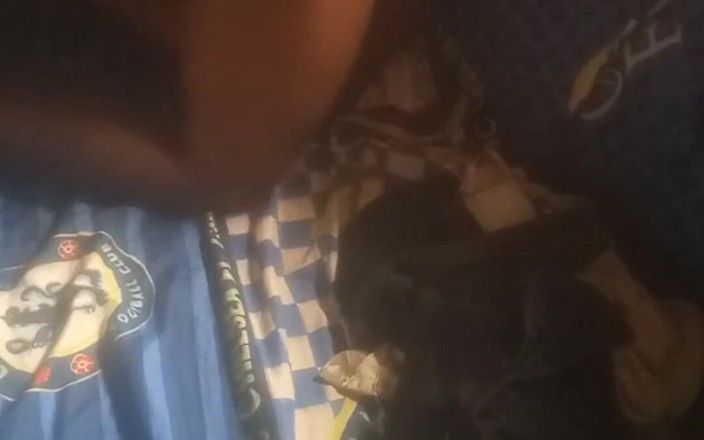 Oladi plenty tv: Schöne schwarze frau wird in selbstgedrehtem video flachgelegt