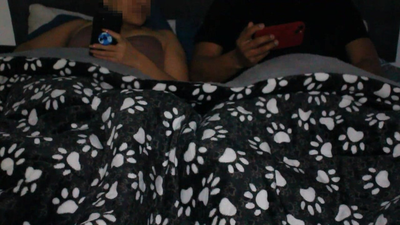 Kevin's Life: 의붓여동생과 함께 포르노를 보고 결국 흥분하게 됩니다...