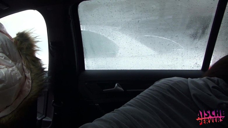 Aische Pervers: Rapidinha anal no carro com meu amante