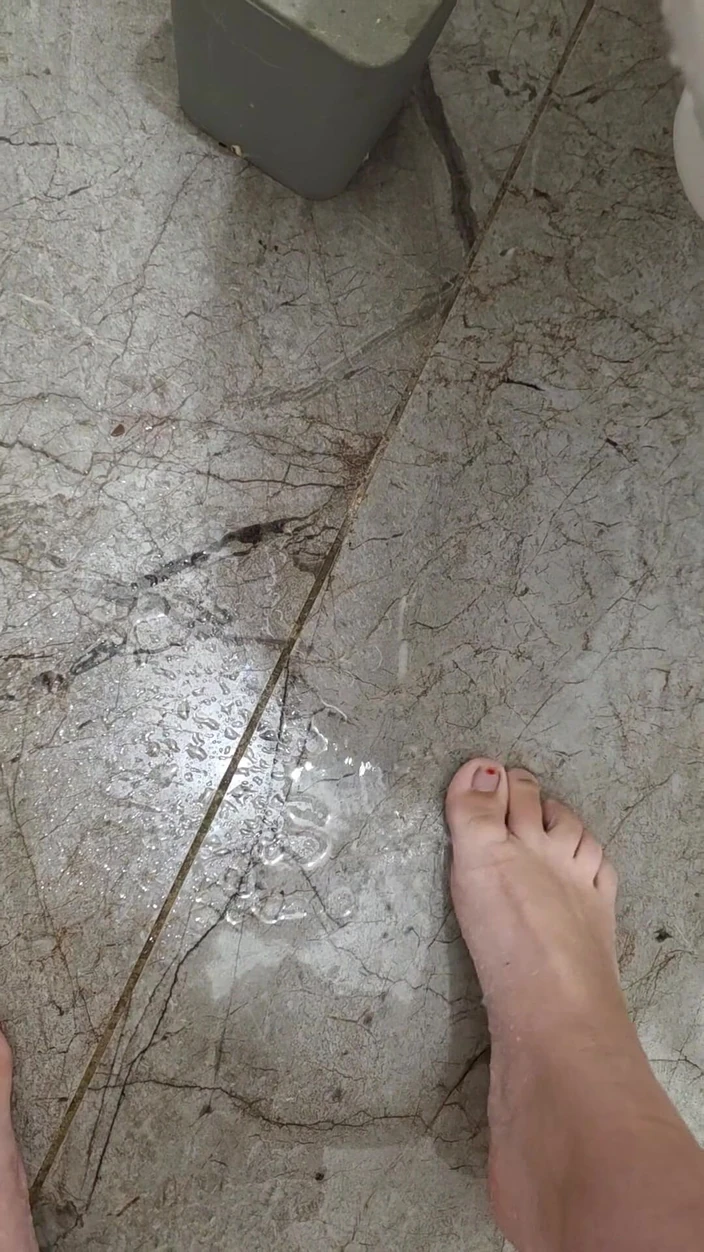 GIULIANA_OFFICIEL: Lite Franska Gör Det Bra I Badrummet Och Mega Squirt