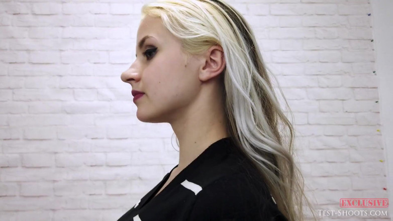 Test-Shoots: 18 anos Katya posa nua pela primeira vez em sua...