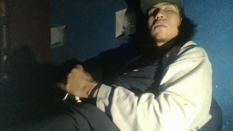 AlexAlejandro13: 私がオナニーしている動画を見ている