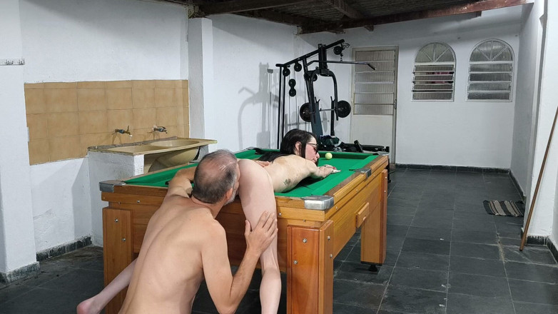 OPaidoCarmona: Zayıf kızı çıplak yapmak