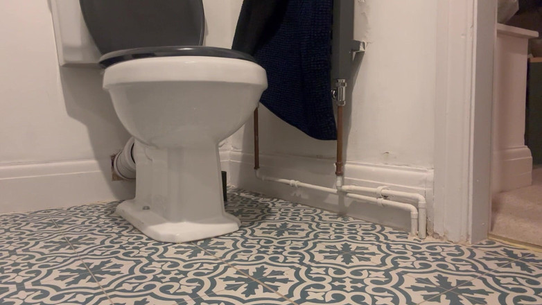 Bigtiddygoth: Enfermera esclava del baño, entrenamiento de limpieza de culo y...