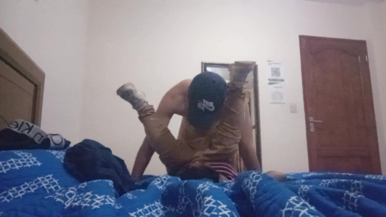 Moo DBOXXX: Z moją teściową codziennie uciekamy, aby móc uprawiać seks, jej...
