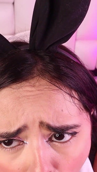 กระต่ายเงี่ยนเต้นโชว์แล้วดูดควยให้