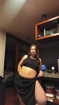 Nicole Passat a câștigat în greutate și îți arată pizda ei cărnoasă și corpul gros