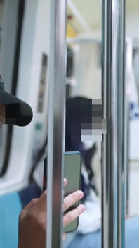 Having Sex with Guy in the Subway, Let Passengers Watch Me Squirt.