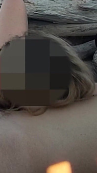 Pussy Flash - Cizinec nachytal mého nevlastního otce, jak se dotýká mého P ... pláž a vyhonění jeho ptáka - Misscreamy