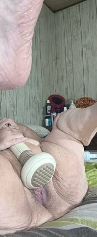 El coño más gordo y el vibrador más grande que puedas obtener por 20.00 dólares