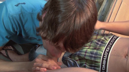 Bareback Boy Bangers Orange Media: 独占ビデオ生ハメ:ホットでセクシーな双子のトリオが肛門性交で一緒に来る