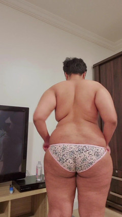 Hassan X: Strkání penisu do mého velkého zadku