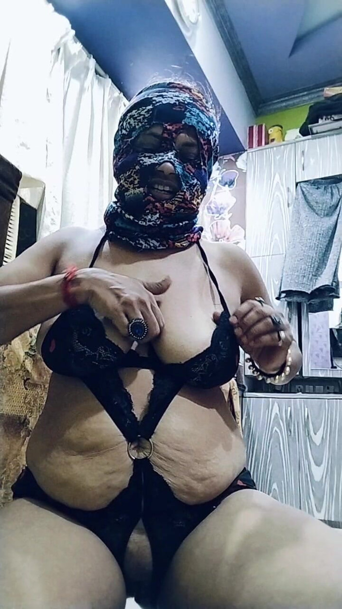 Simran: Body Show