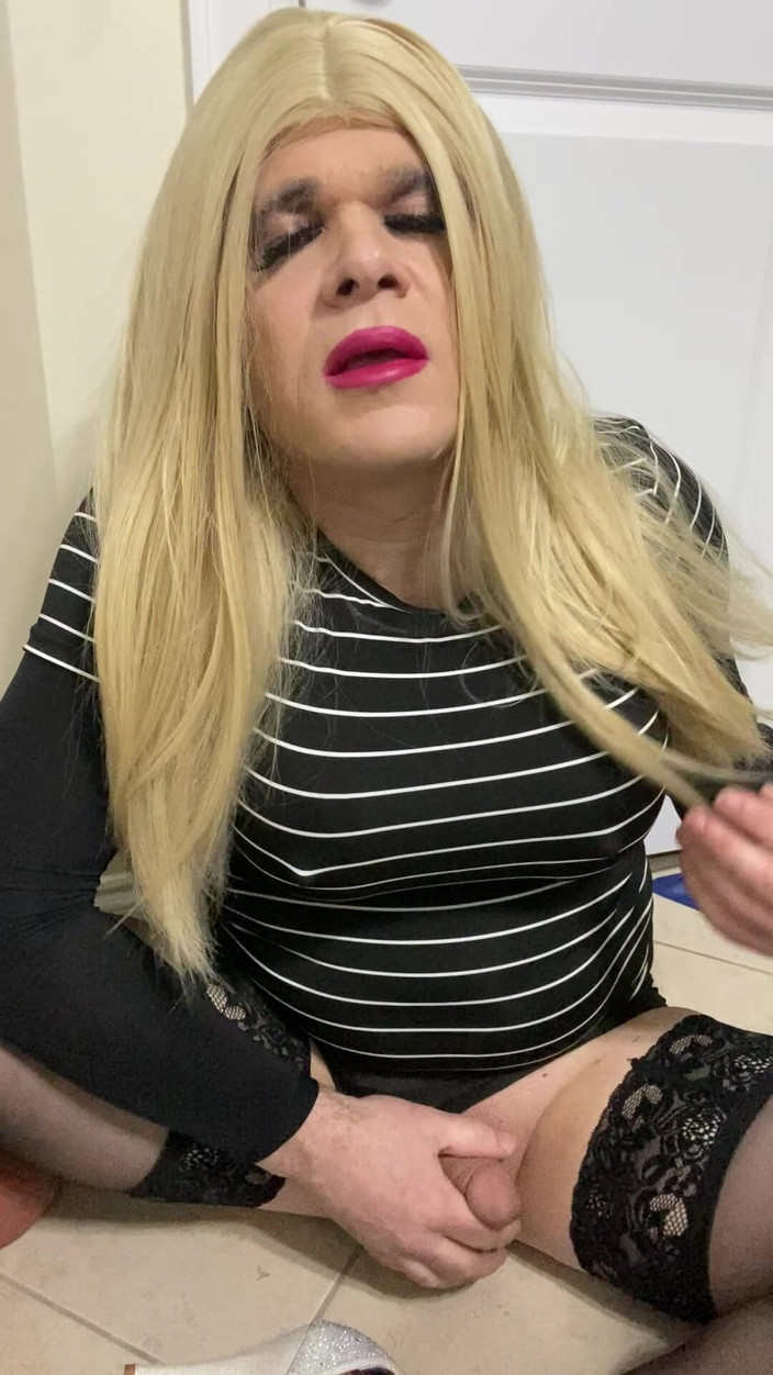 MadisonCD2025: Parte 2 di Sexy travestito trans female prende in giro con...