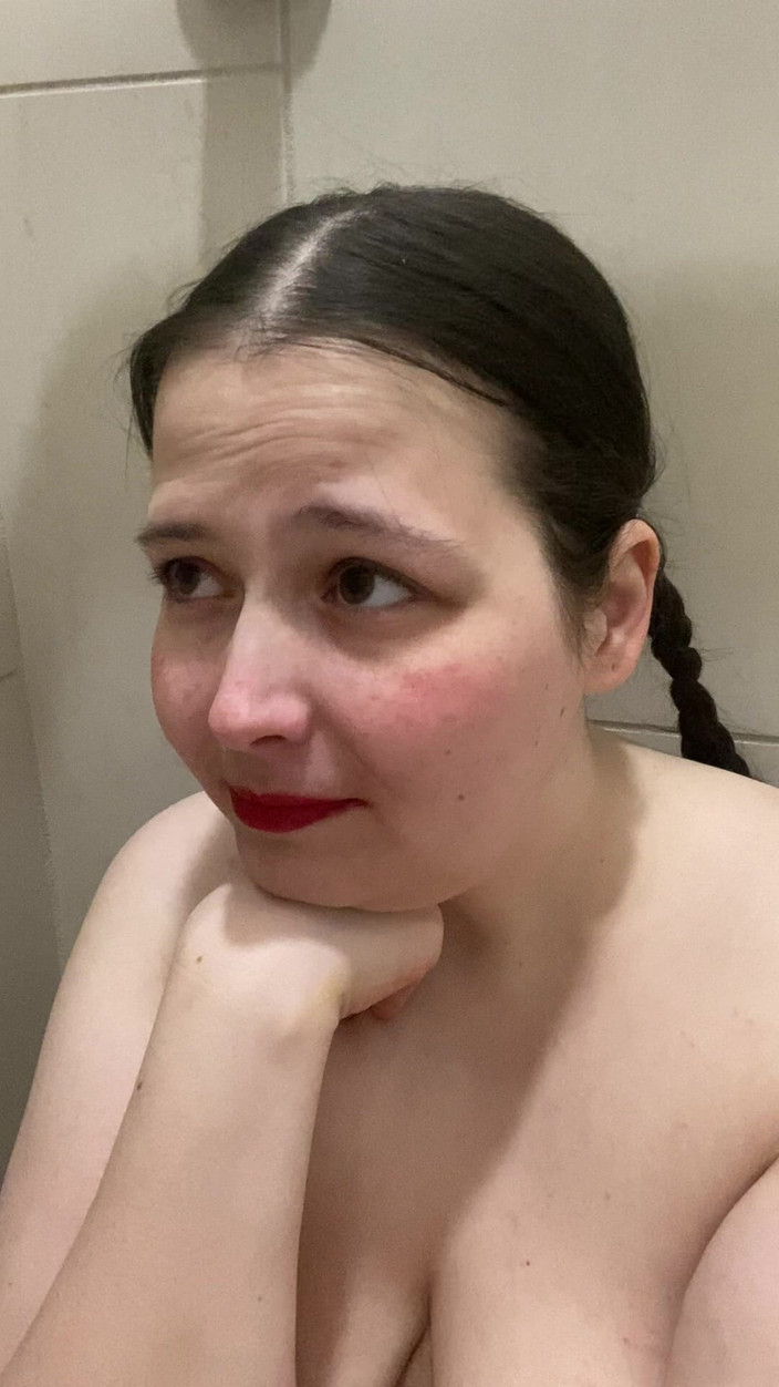 MissChrystalline: Juste un autre jeu dans la douche, jeu de seins...