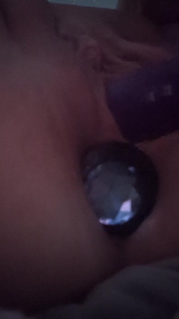 SexyMilf45: Plug anal