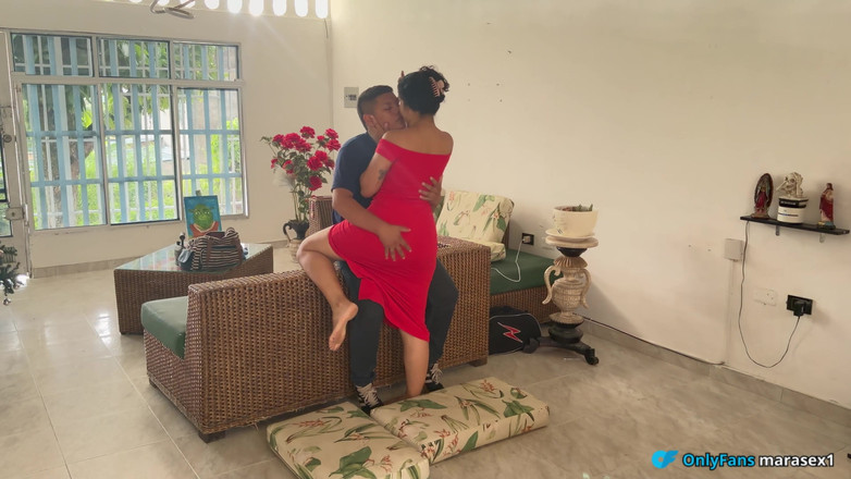 MaRaSexx: 关于和我的Airbnb房东发生关系的疯狂幻想