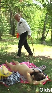 Olds fuck dolls - kakek mireck ngentot ashley sweet si gadis 18 tahun di hutan
