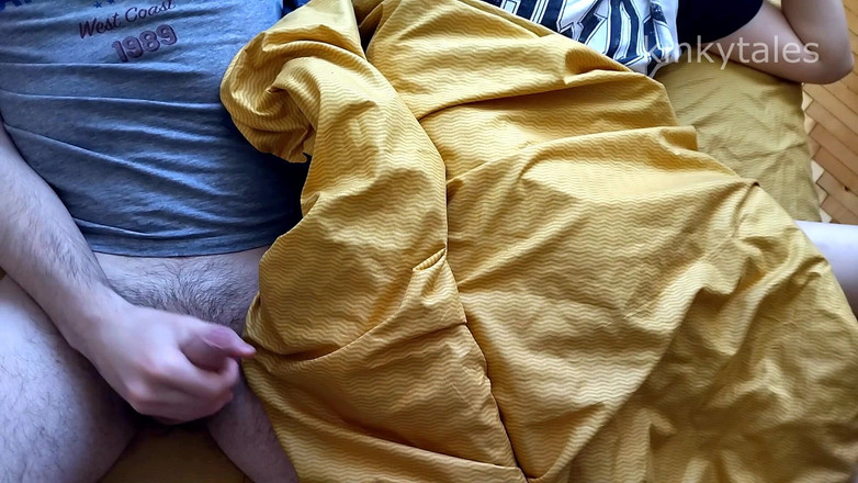 StepSisDiary: Ik deelde een bed met mijn stiefzus en hoorde de...