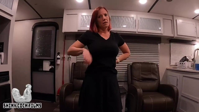 Jane Cane: Tante seksi ngasih hadiah sama kamu gara-gara berperilaku buruk - film...