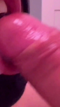 14 ragazzi balcanici fanno il loro primo pompino - al gloryhole