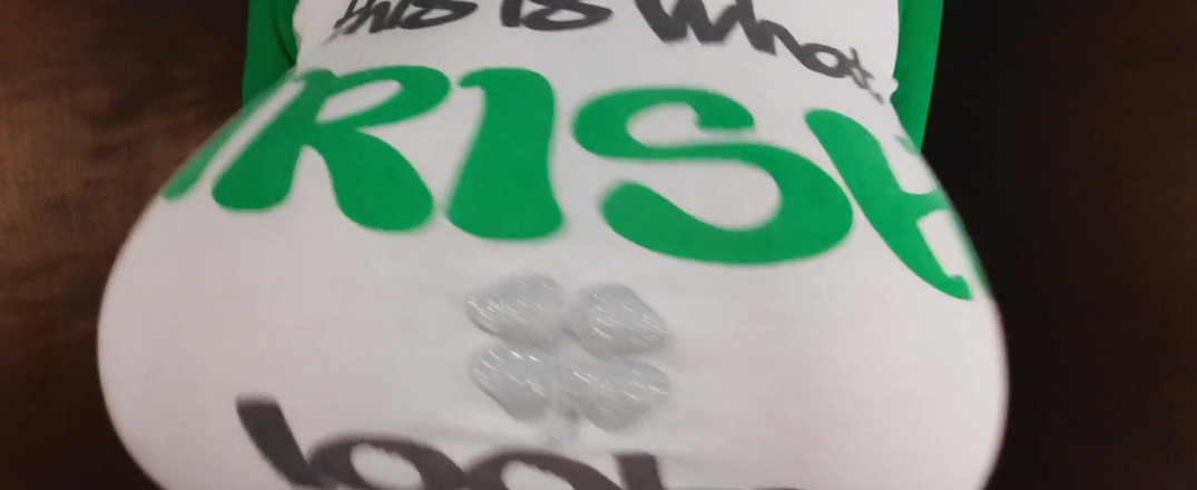 hugeboobswife: Tře mě pro štěstí!