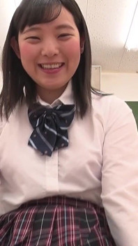 Footjob dalam pakaian seragam sekolah - Airu Hashino dalam pantyhose