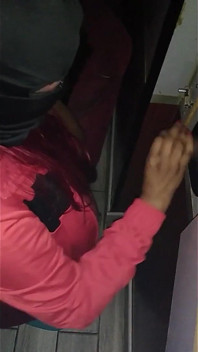 Vzal jsem svou manželku k gloryhole a užíval jsem si jako děvka