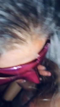La mia ragazza sorellastra succhia il mio
