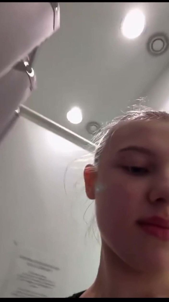 JuiceLussie: Masturbarsi nel negozio