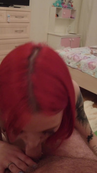 Pelirroja punk rocker es follada por el abuelo peludo y gordo