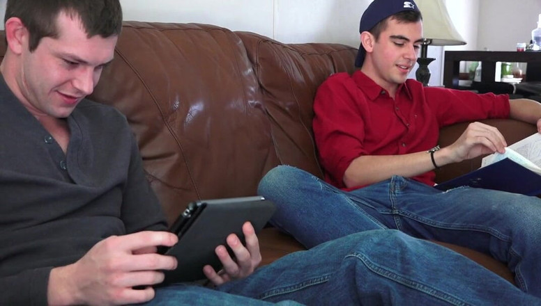 Colby Knox: Приятели по учебе