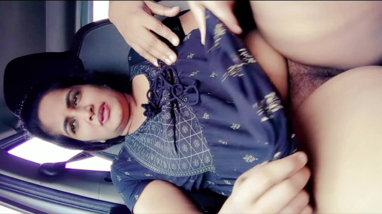 Your Arya: Indische freundin mit dicken möpsen wird in der Öffentlichkeit gefickt