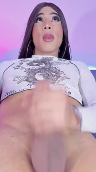 变性人娘娘口交并骑乘棕发阴茎