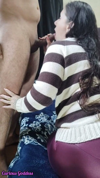 Zeița curioasă - i-am dat o blocare a picioarelor în timp ce îmi făcea sex oral și i-a plăcut