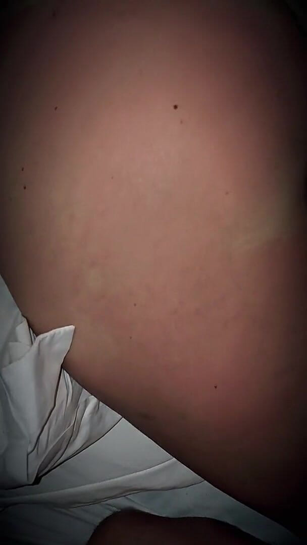 Mr_MrsRealCoupleX: Hot MILF with Bubble Butt Gets Glass Plug Inserted Into...