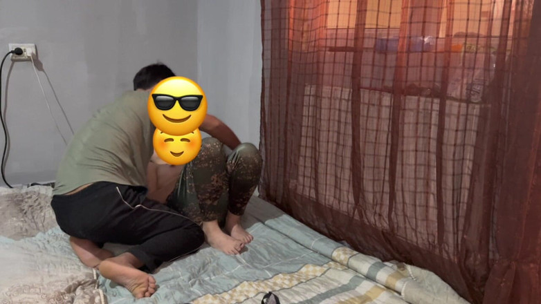 Roben: Jag med en stor rövflicka i Tasjkent