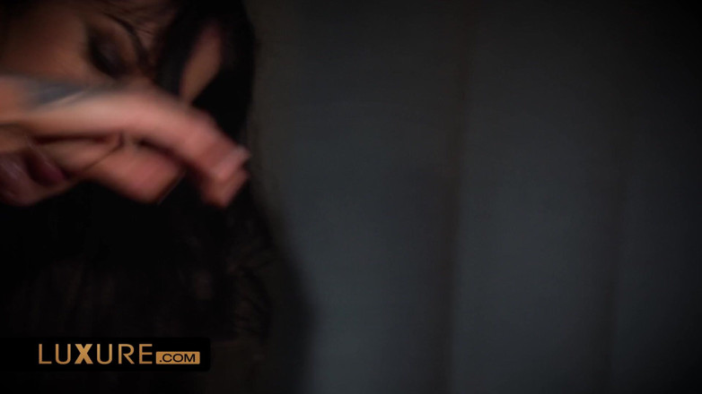 Luxure: Aksi hot lesbian lola bellucci yang mengundang tiffany leiddi untuk...