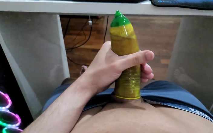 Lk dick: Camisinha colorida em câmera lenta