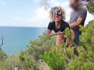 Sportynaked: Montata su una scogliera con... Ti ho detto, però, che...
