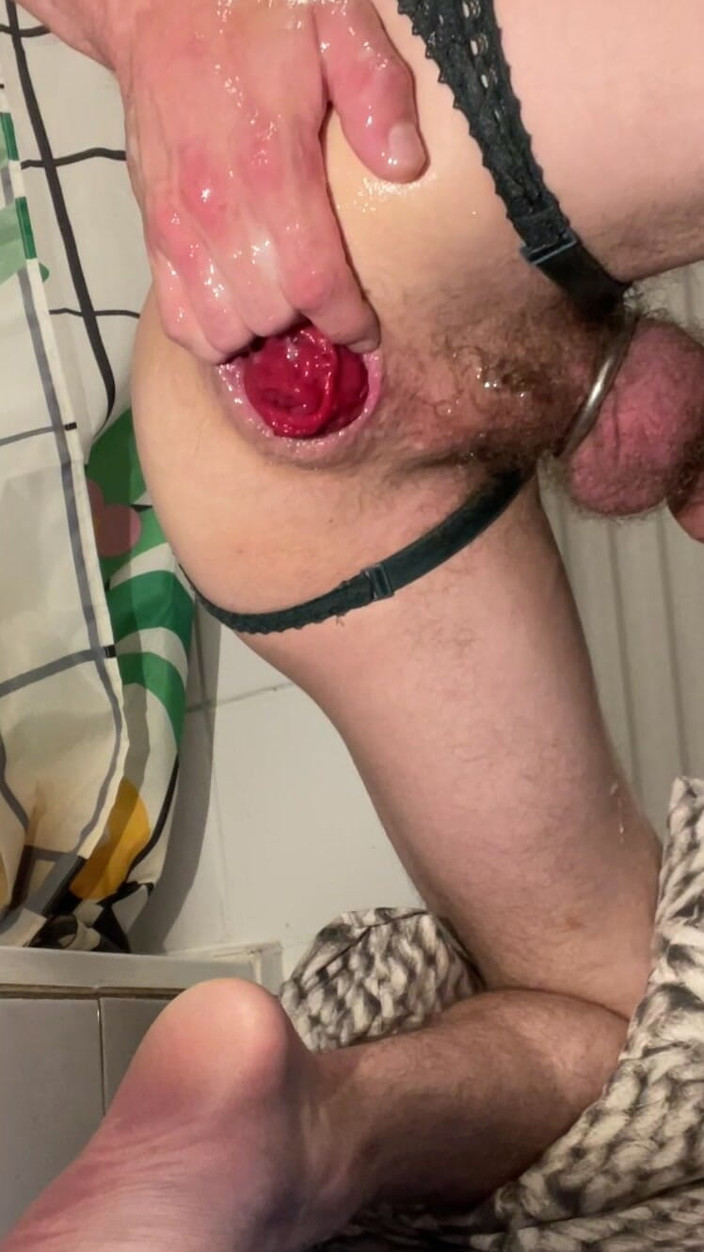 Matiefistpie: Kan inte sluta spela och plugga och fistar min lösa...