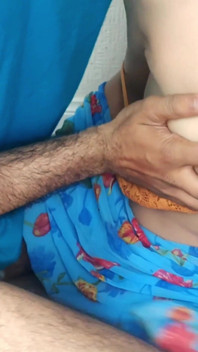 Memek sempit istri nakal ini dientot habis-habisan sampai mengerang keenakan!