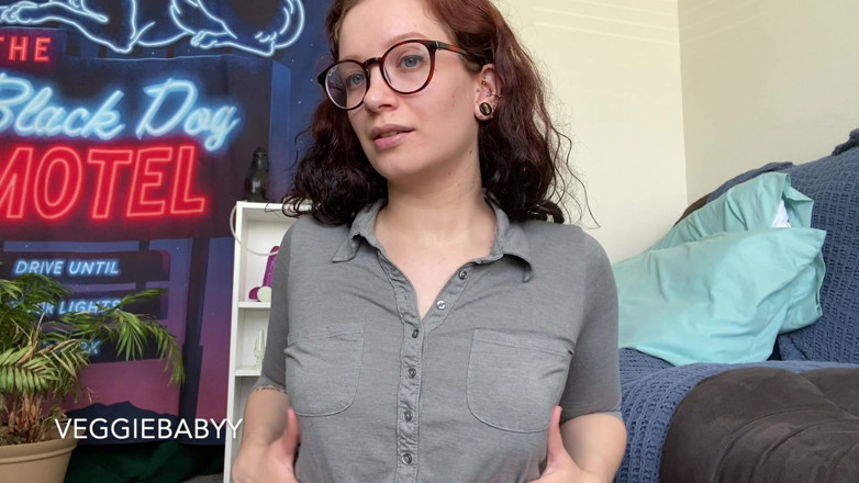 Veggiebabyy: Venerare a zeiței sfârcuri cu piercing mic