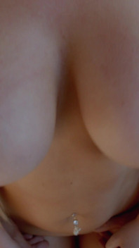 Seks dubur keras & kencing kepada MILF terhangat Savannah Bond!